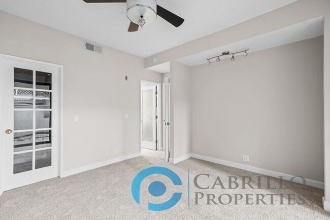 Building Photo - 2236 River Run Dr