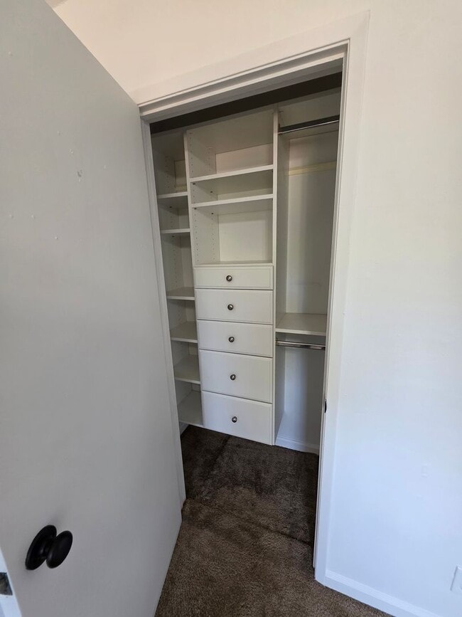 Building Photo - 3 BED/1 BATH LOCATED IN REDDING, CA