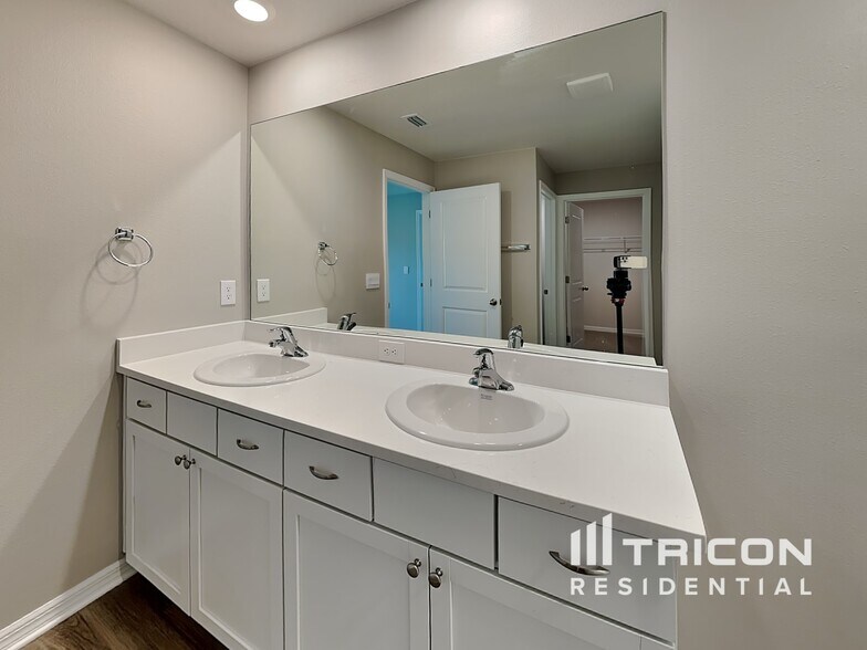 Building Photo - 4611 Dusky Dawn Ln