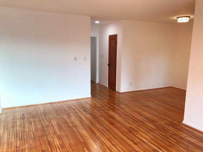 Building Photo - 4425 Maplewood Ave