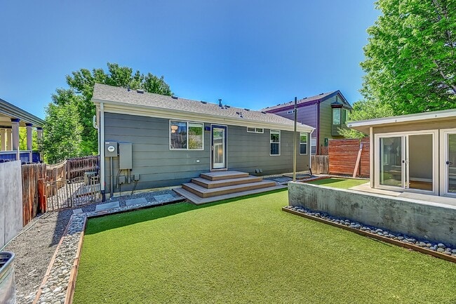 Building Photo - 2,940.95,  3-Bedroom, 1-bathroom Home In Erie with Stunning Backyard Space!