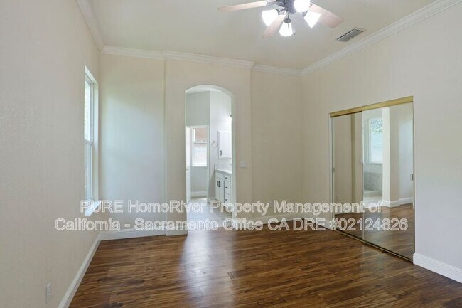 Building Photo - 12020 Gold Pointe Ln