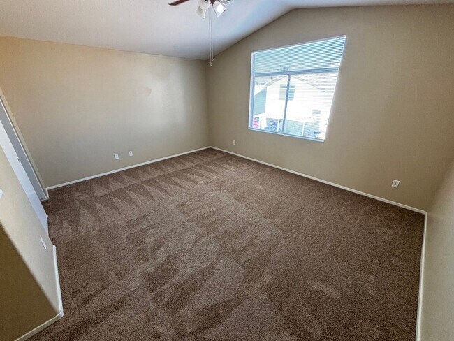 Building Photo - Gorgeous 4Bed/2Bath Home located in Sunris...