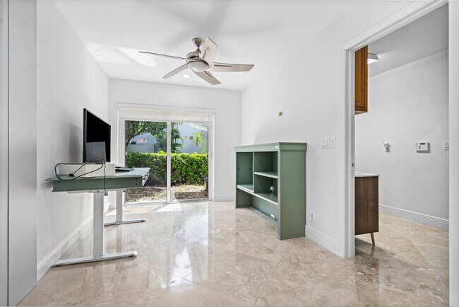 Building Photo - 10391 Boca Woods Ln