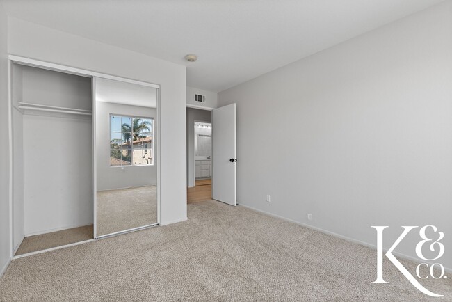 Building Photo - 549 Avenida Magdalena