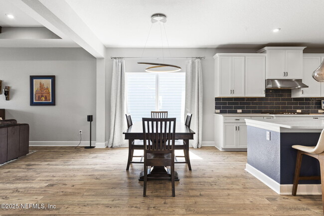 Building Photo - 205 Willow Crk Ct