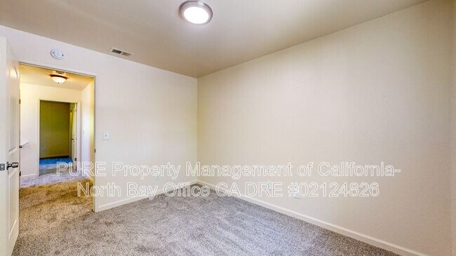 Building Photo - 360 Manka Cir