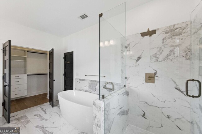 Building Photo - 98 Middle St