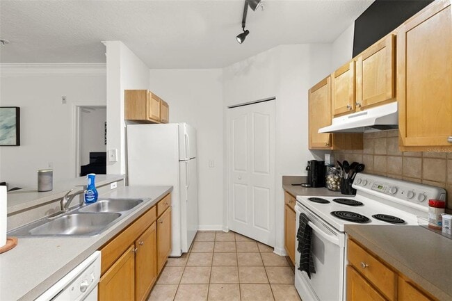 Building Photo - 4207 S Dale Mabry Hwy