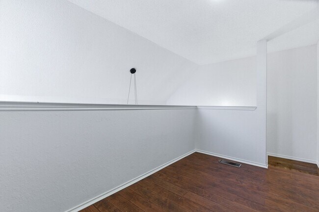 Building Photo - 3101 Sondra Dr