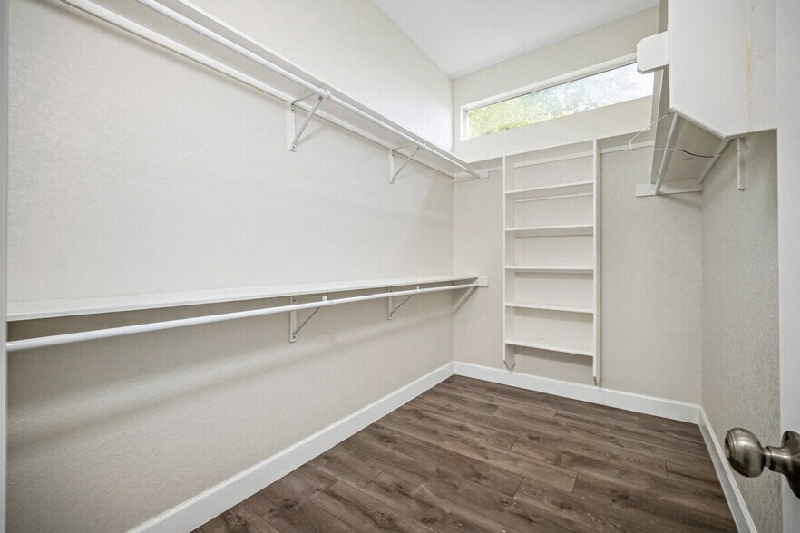 Building Photo - 219 Utah St