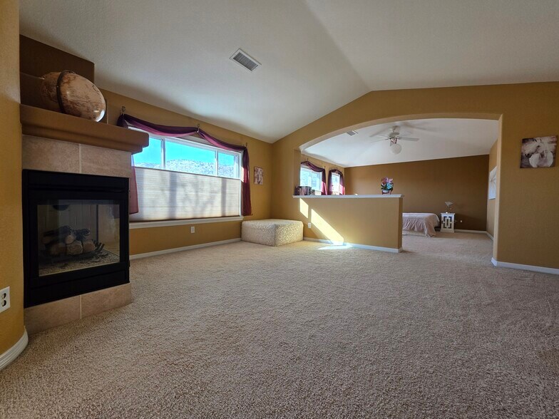 Building Photo - 9536 W Avalon Dr