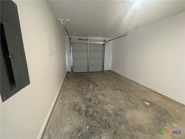 Building Photo - 2408 Duntov Dr