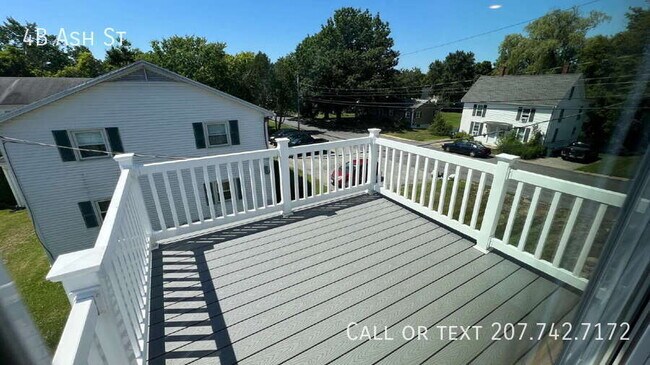 Building Photo - 4B Ash St-
