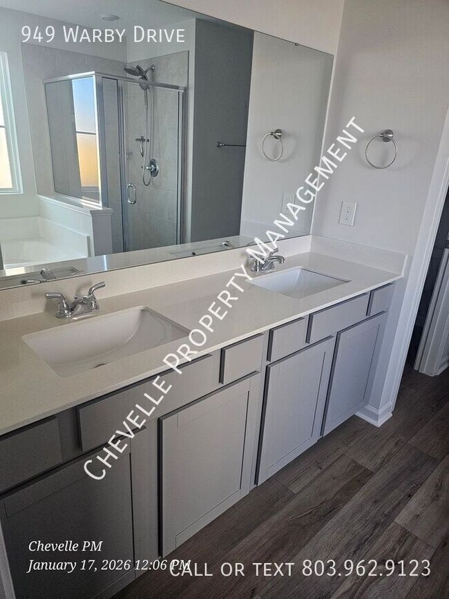 Building Photo - 949 Warby Dr