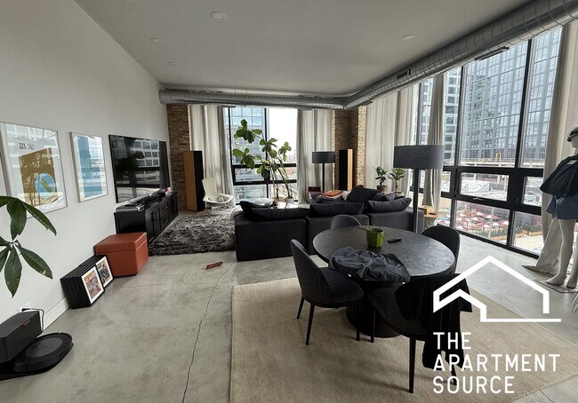 Building Photo - 175 N Ada St