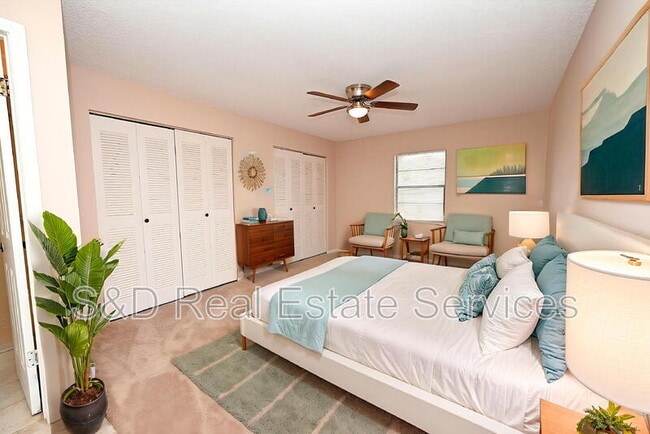 Building Photo - 1018 Sunshine Way SW