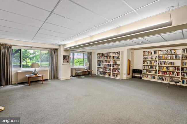 Building Photo - 4201 Cathedral Ave NW