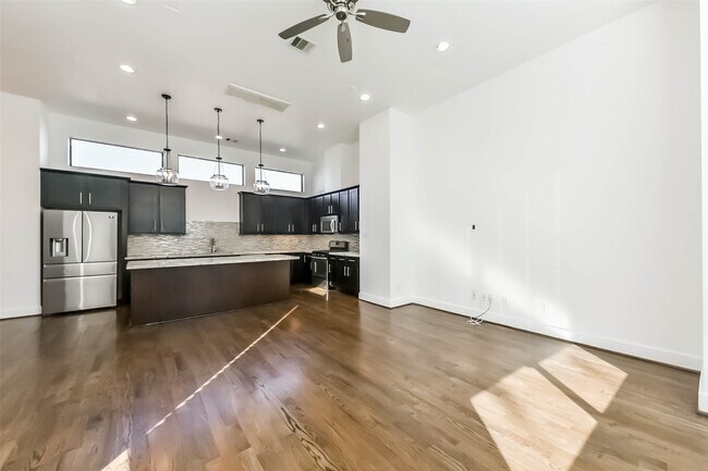 Building Photo - 1810 Thompson St