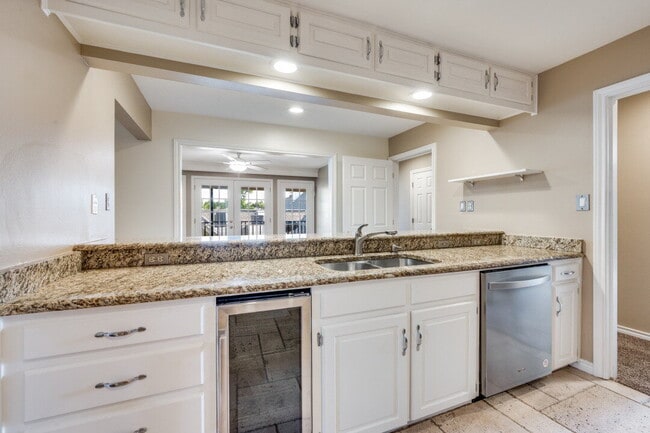 Building Photo - Nicely updated Property, next to SMU