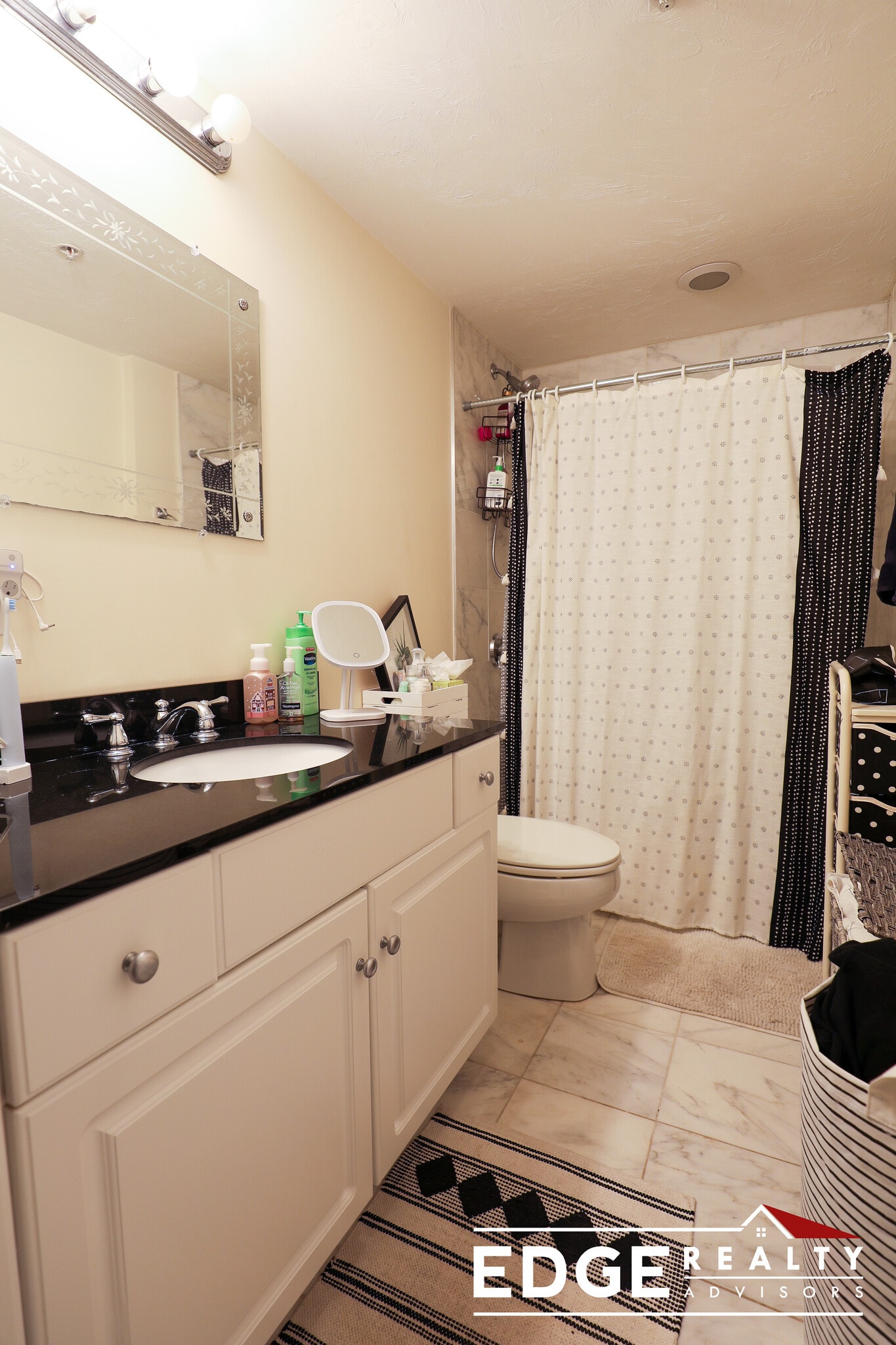 Building Photo - 18 Sutherland Rd