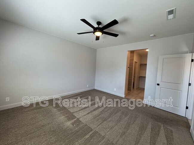 Building Photo - 840 Twin Lakes Dr