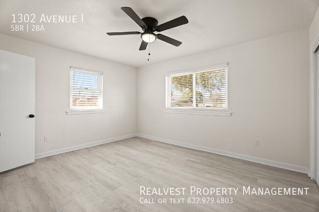 Building Photo - 1302 Avenue I