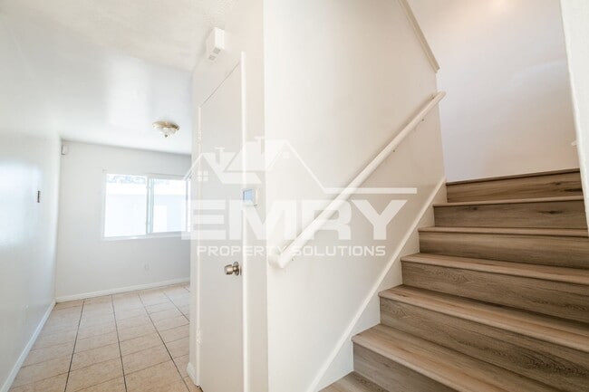 Building Photo - 3848 W 105th St