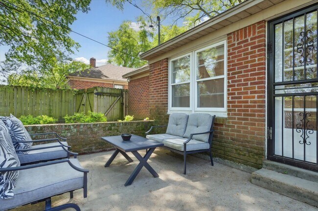 Building Photo - 336 McElroy Rd