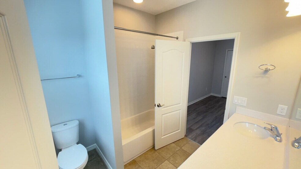 Building Photo - 7255 Shadeview Alley