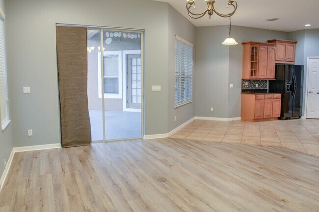 Building Photo - 805 Bainbridge Loop