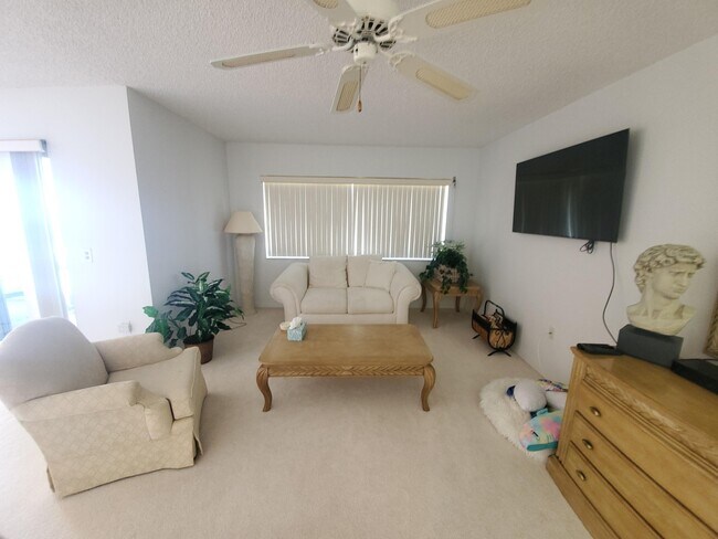 Building Photo - 10980 S Ocean Dr