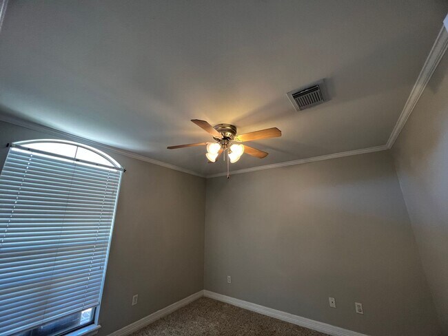 Building Photo - ELEGANT HOME IN NORTH BOSSIER'S ROSEDALE P...