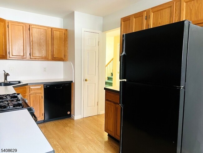 Building Photo - 1802 Scarlett Dr