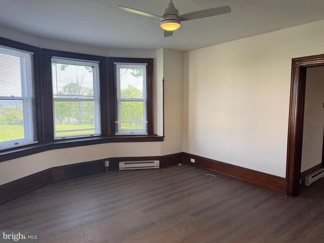 Building Photo - 3009 Ridge Pike