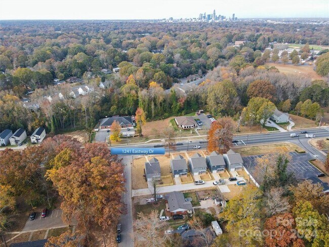 Building Photo - 1241 Eastway Dr