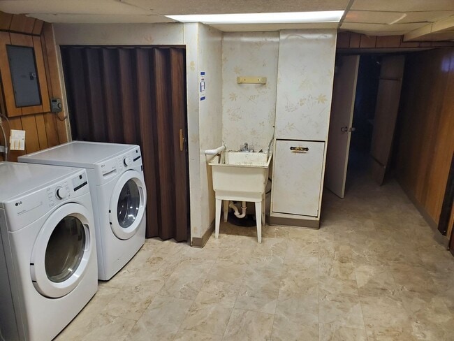 Building Photo - Charming 4 BR/ 2 BA North Spokane Home