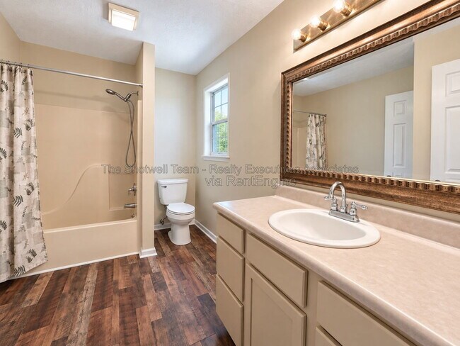Building Photo - 407 Herringbone Ct