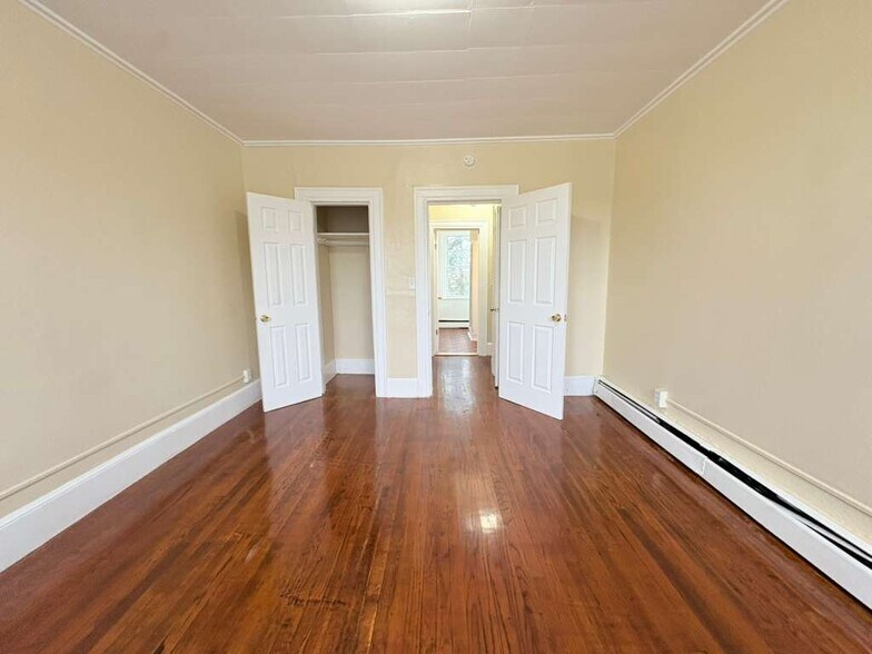 Building Photo - 703 Howard Ave