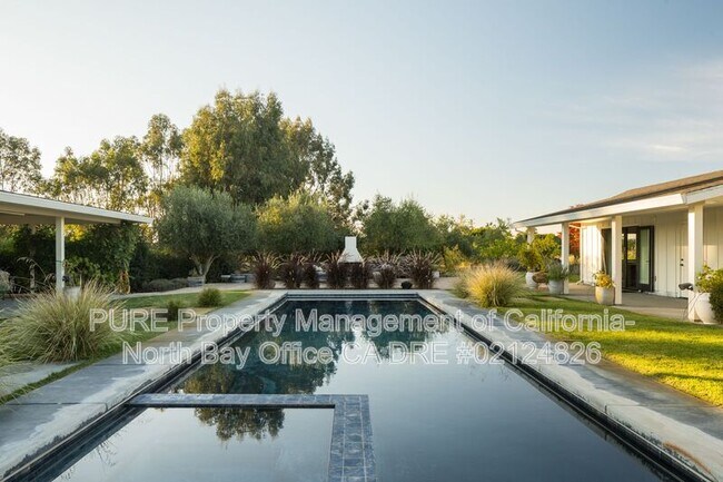 Building Photo - 202 Petersen Ln