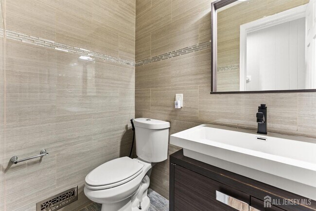 Building Photo - 14 Mayling Ct