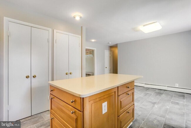 Building Photo - 9801 Orchid Cir