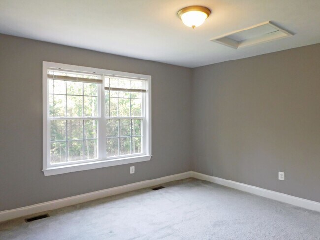Building Photo - 46165 Kayak Ct