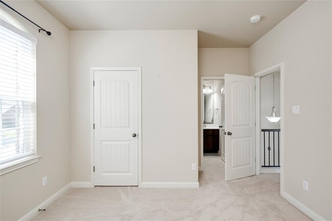 Building Photo - 4211 Oldenburg Ln