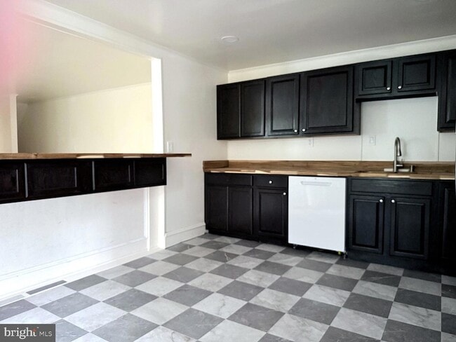 Building Photo - 424 Lippincott Ave