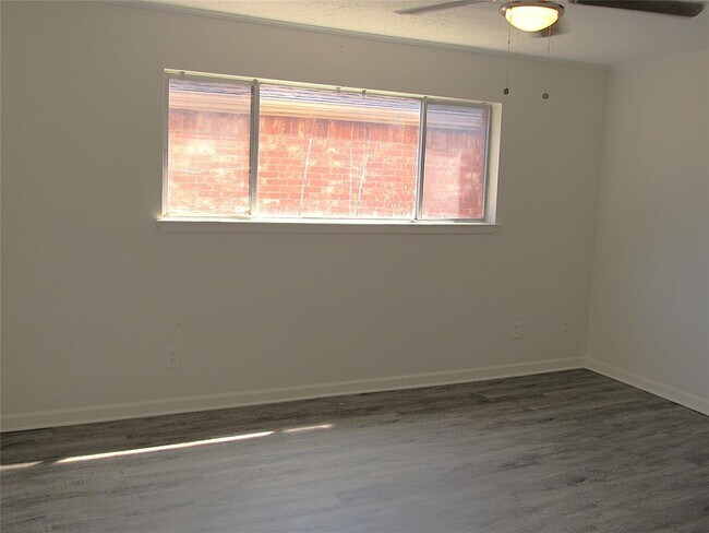 Building Photo - 18831 Droitwich Dr