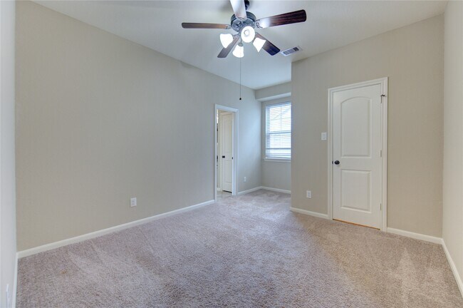 Building Photo - 12130 La Strada St