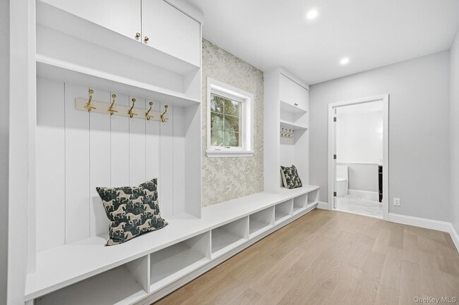 Building Photo - 2 Wynmor Rd