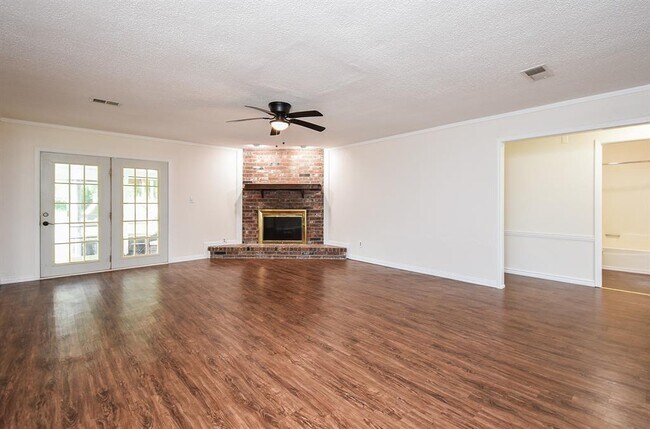 Building Photo - 2847 County Rd 510A