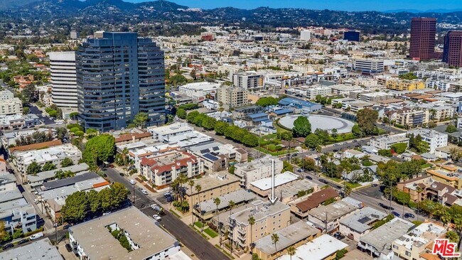 Building Photo - 1316 Amherst Ave